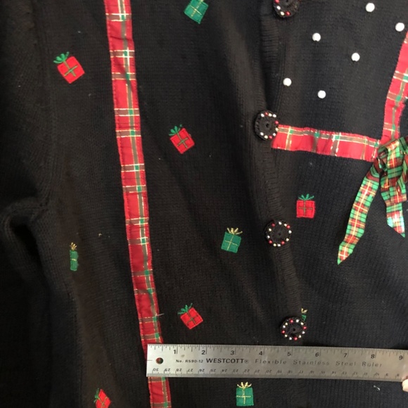 Christmas Cardigan - Picture 7 of 8